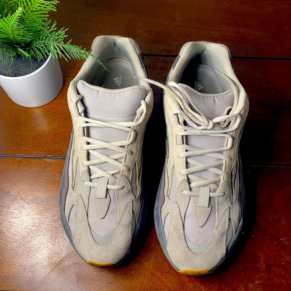 Yeezy Boost 700 V2 ‘Tephra’ - Picture 3 of 6
